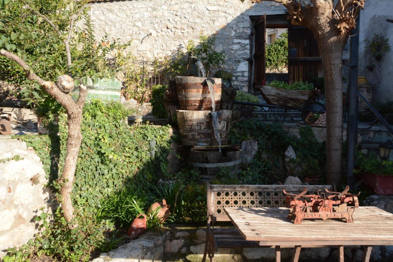 Giorgos' & Noula'S Cottage In Desfina Village- Near Delphi Exterior foto